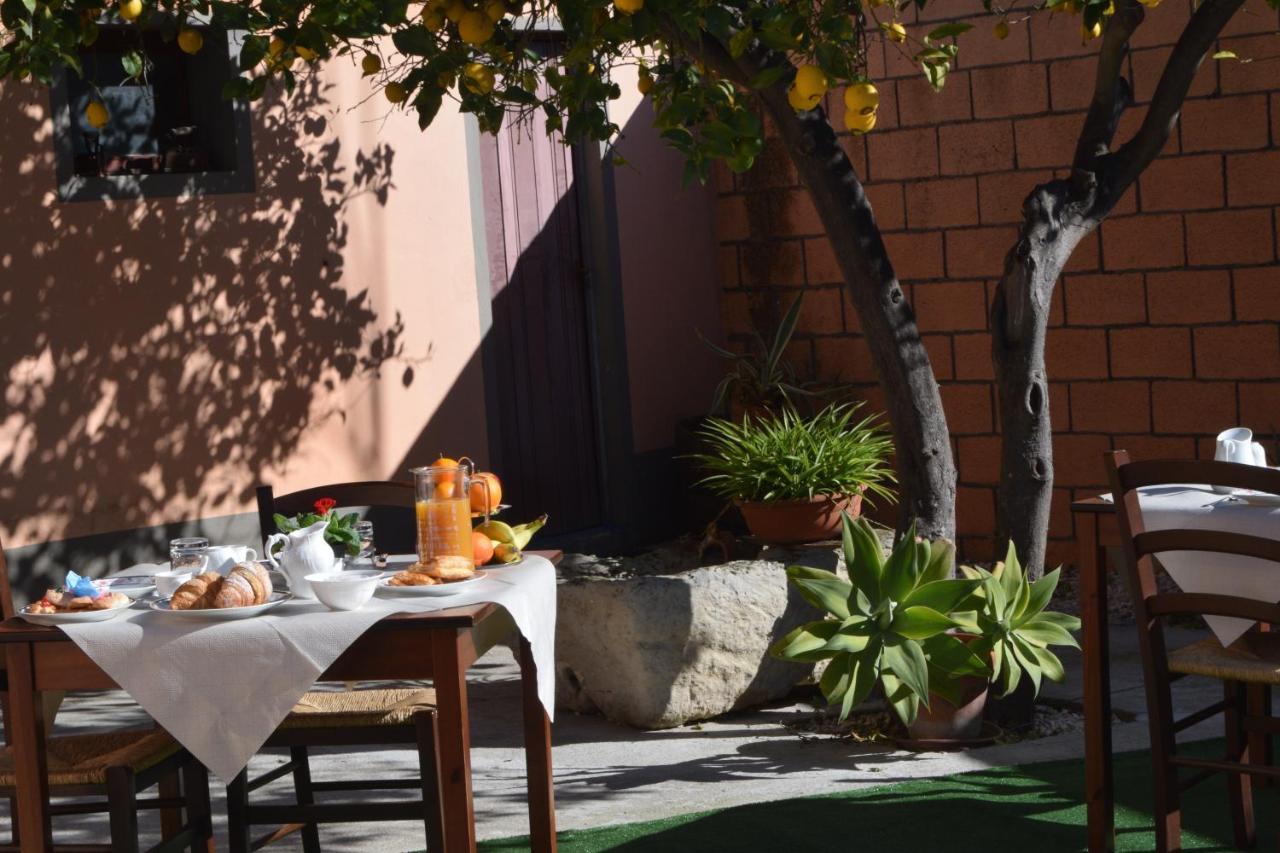 Su Fassoi Cabras Bed & Breakfast Luaran gambar